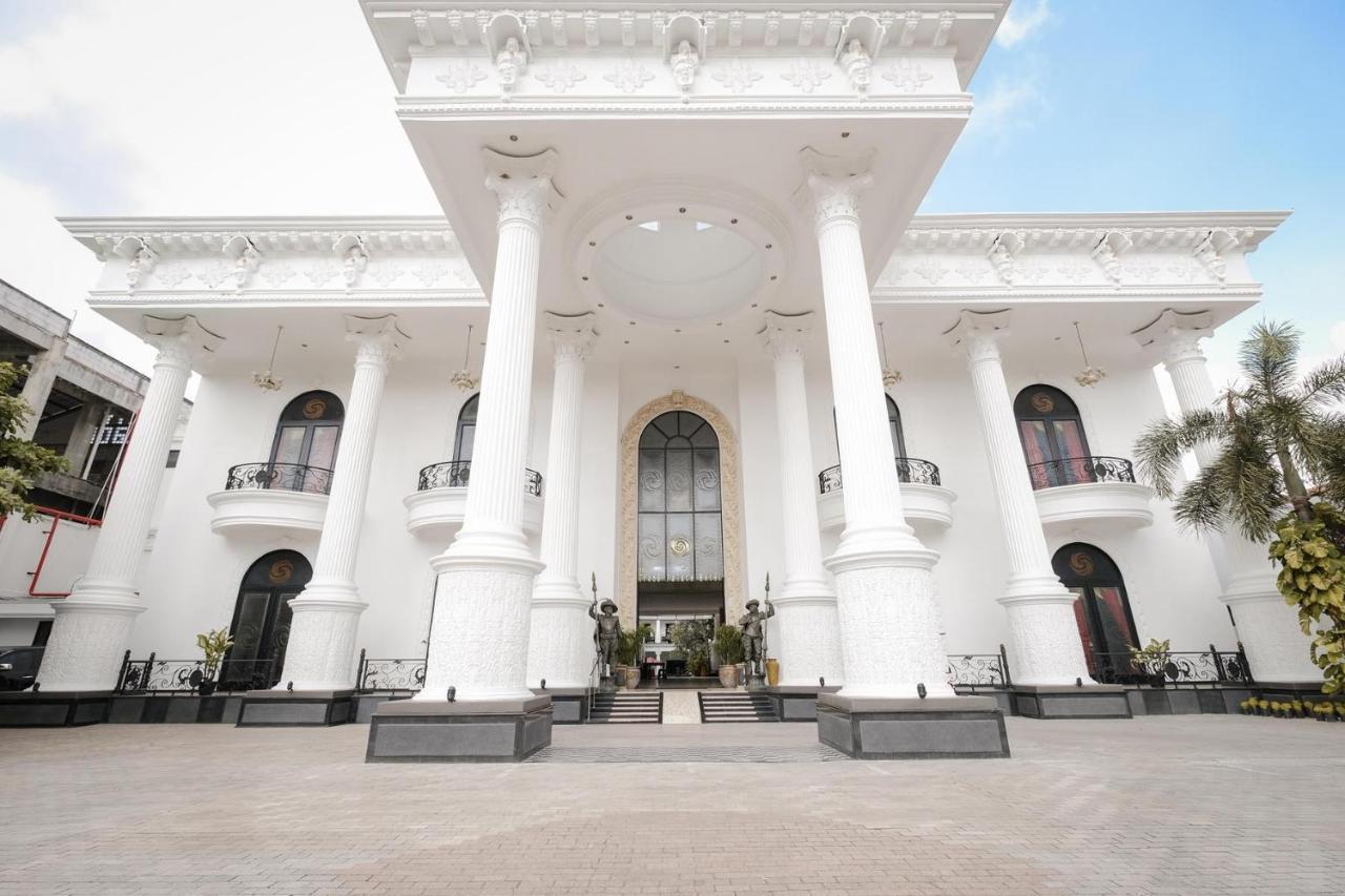 The Grand Palace Hotel Yogyakarta Exterior photo