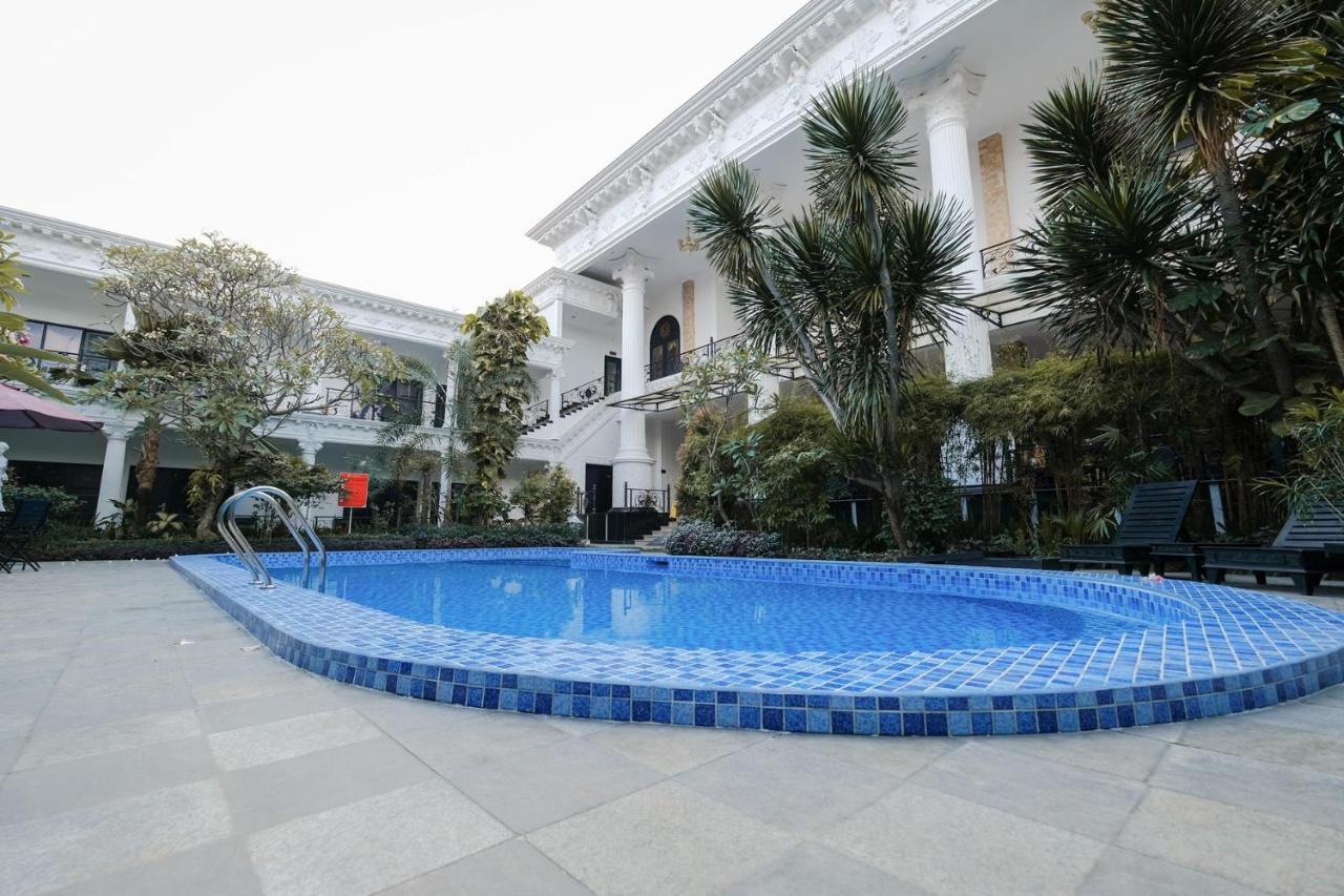 The Grand Palace Hotel Yogyakarta Exterior photo