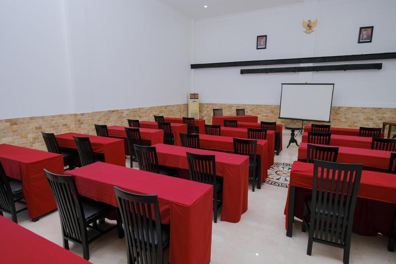 The Grand Palace Hotel Yogyakarta Exterior photo